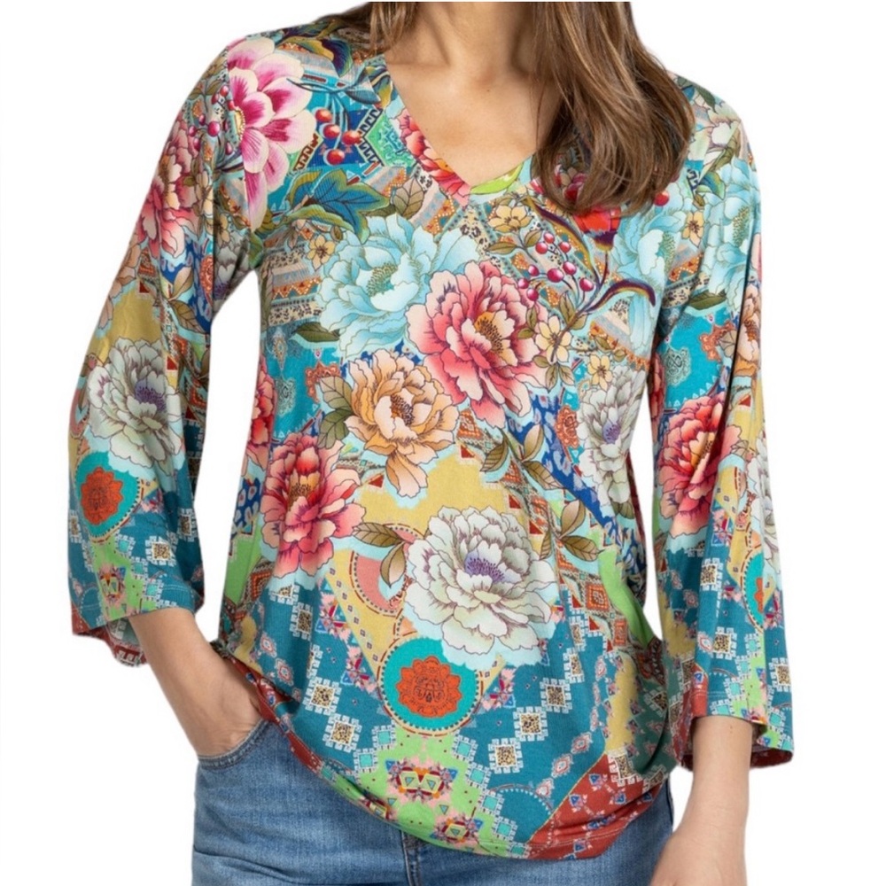 Johnny Was floral rayon v neck pullover top large